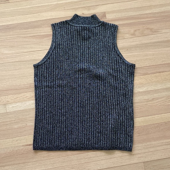 Nina Patrick Silver sleeveless turtleneck top - Picture 5 of 6